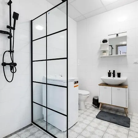 Shick Apartment *